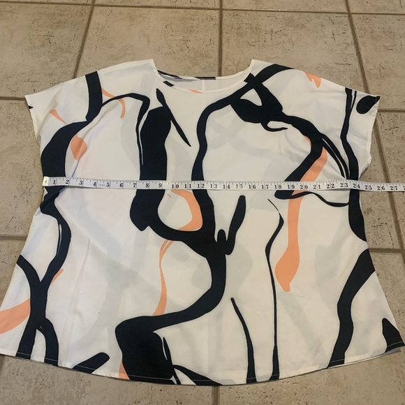Shein Curve Abstract Print Blouse T-shirt - 1XL - Picture 3 of 5